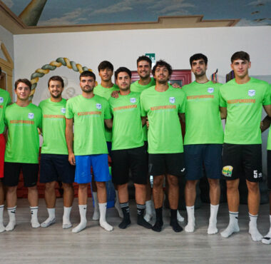 La squadra della Rossopomodoro Palermo in palestra